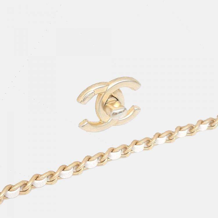 مملوكة مسبقًا Chanel White Leather Caviar Chain Shoulder Bag