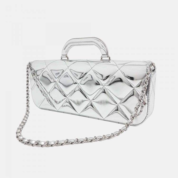 مملوكة مسبقًا Chanel Silver Leather Top Handle Chain Clutch