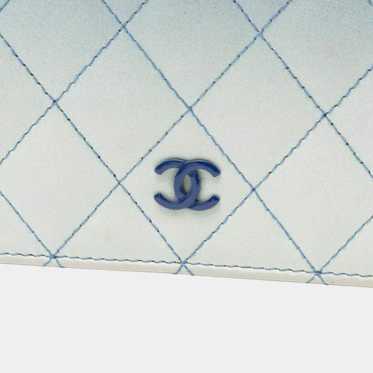 مملوكة مسبقًا Chanel Blue Ombre Lambskin Degrade Wallet On Chain