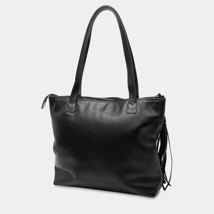 مملوكة مسبقًا Chanel Black CC Lambskin Tassel Tote