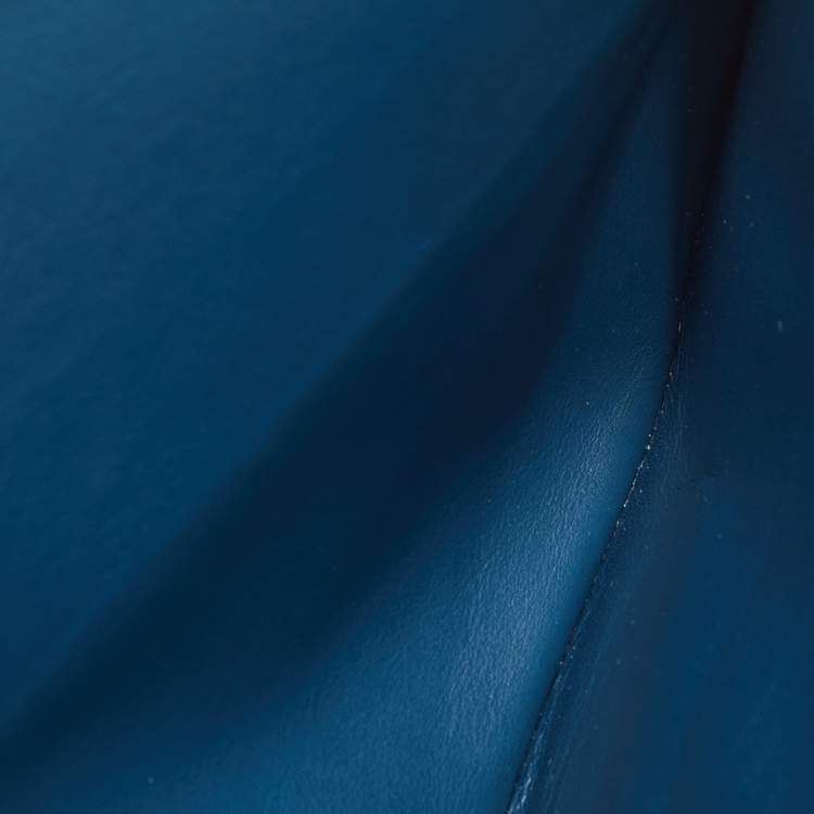 Pre Owned Chanel 2.55 Reissue 227 Teal Blue Quilted Patent Leather Flap Bag