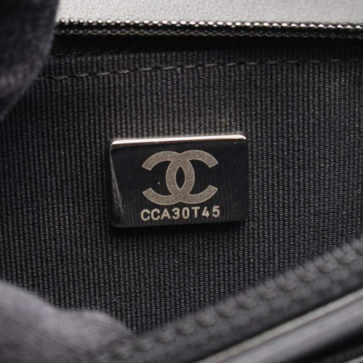 Pre Owned Chanel Boy Matelasse Black Caviar Grained Calfskin Leather Shoulder Bag