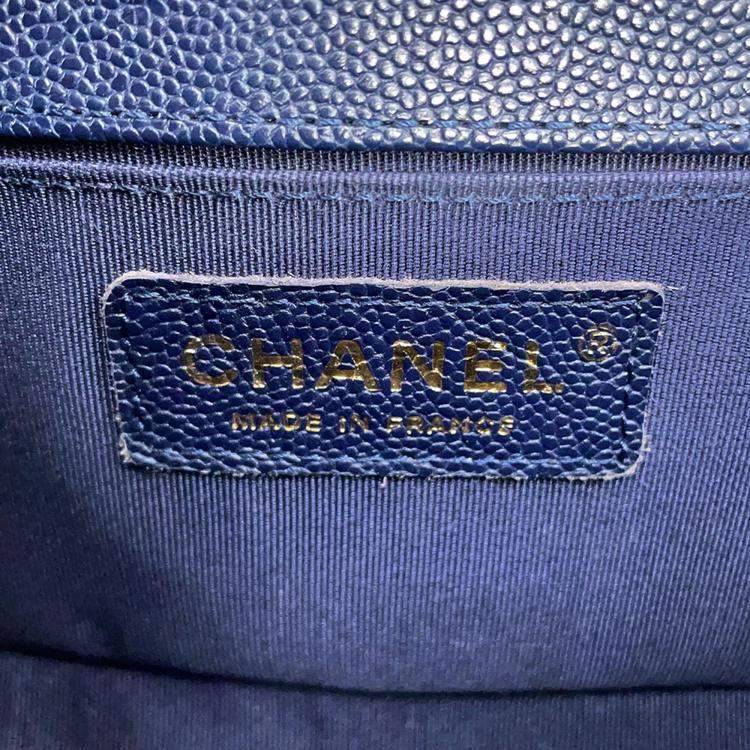 Pre Owned Chanel Boy Chanel Chain shoulder Bag Navy Caviar Leather Size 20