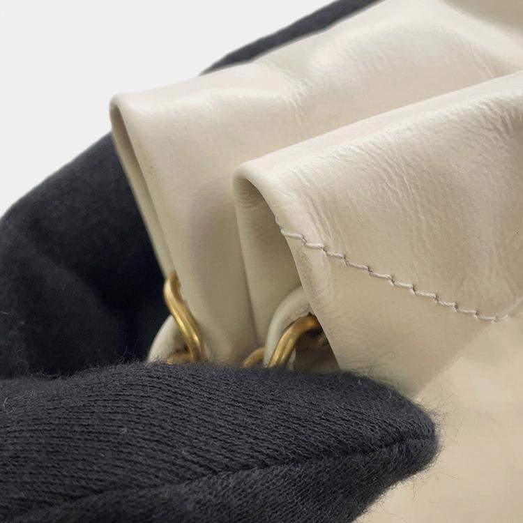 Pre Owned Chanel Chanel22 White Calf Leather Size Small