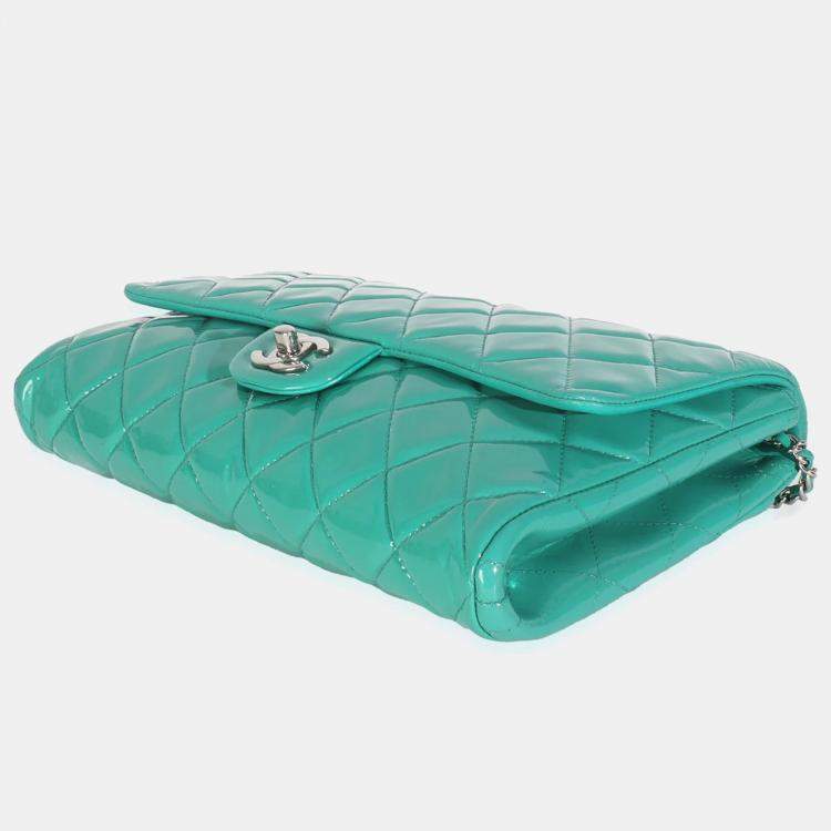 Pre Owned Chanel Turquoise Quilted Patent Classic Flap Clutch With Chain