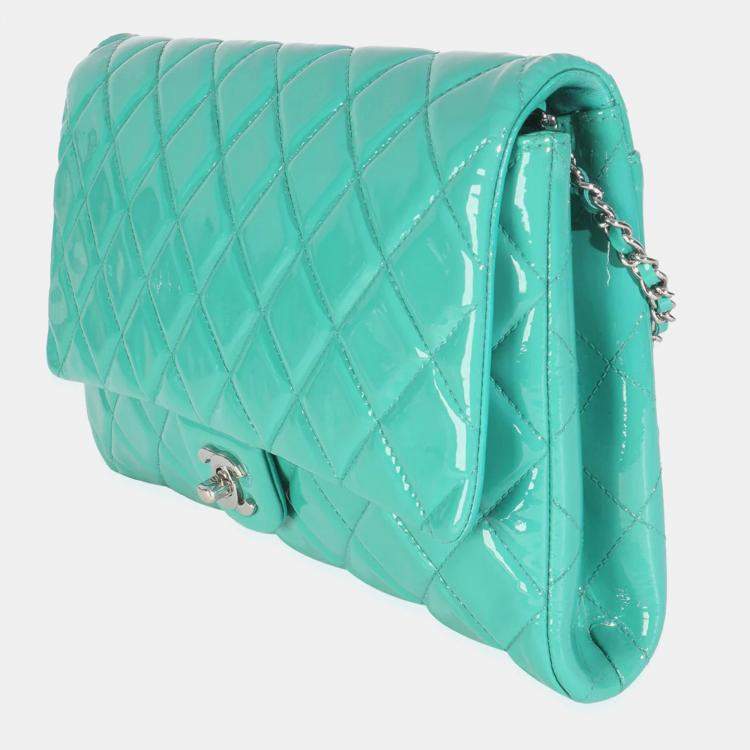 Pre Owned Chanel Turquoise Quilted Patent Classic Flap Clutch With Chain