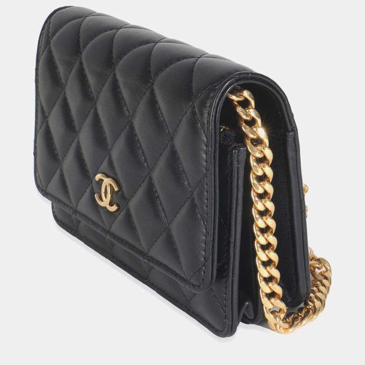 Pre Owned Chanel Black Quilted Lambskin CC Pearl Enamel Clutch On Chain