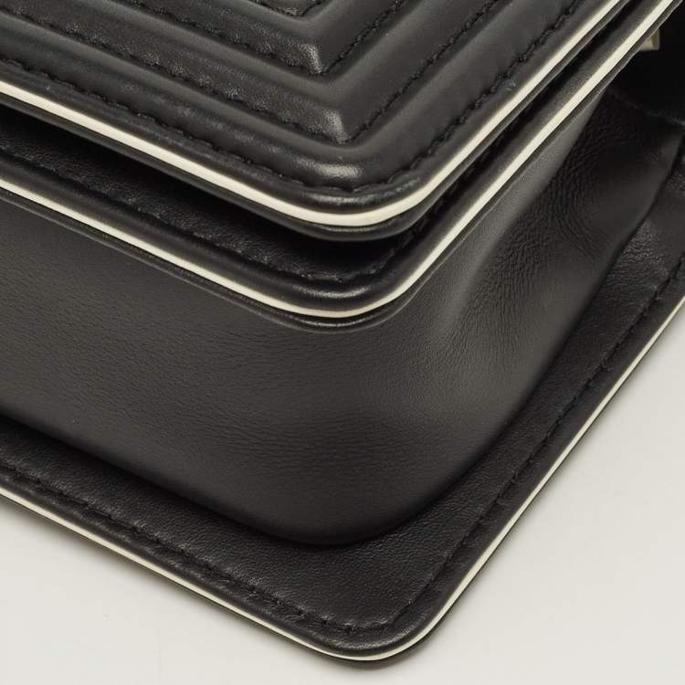 مملوكة مسبقًا Chanel Boy Small Black/White Quilted Leather Top Handle Bag