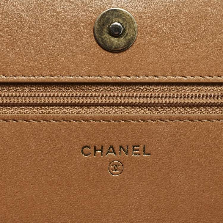 Pre Owned Chanel 19 Brown Quilted Leather Wallet On Chain
