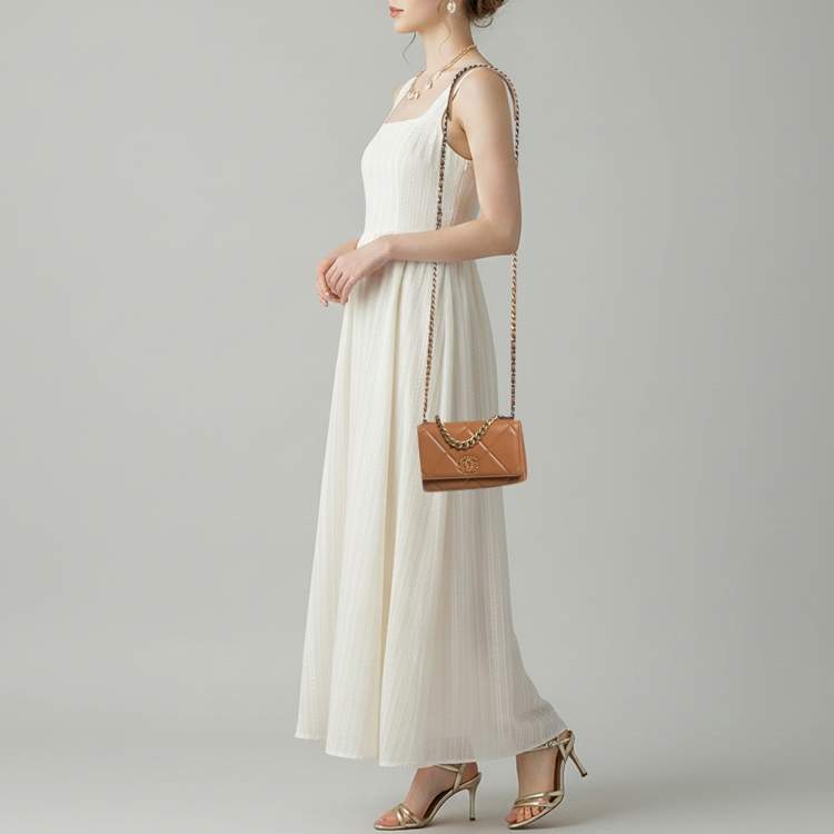 Pre Owned Chanel 19 Brown Quilted Leather Wallet On Chain