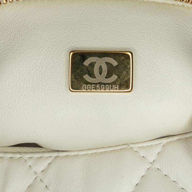Pre Owned Chanel White Métiers d'Art CC Quilted Lambskin Box with Top Handle Bag