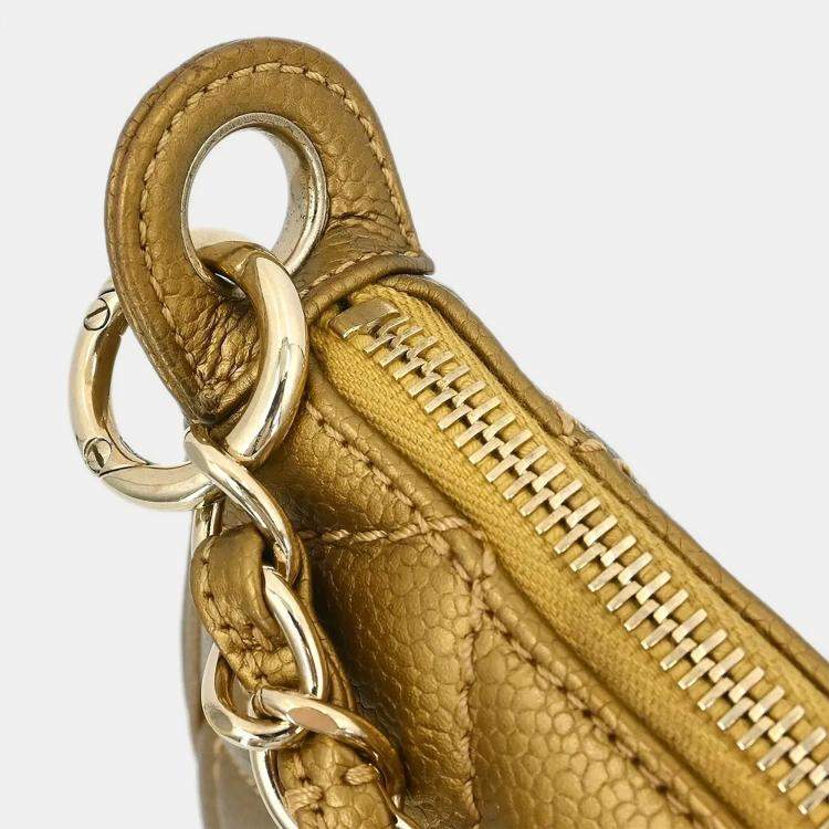 مملوكة مسبقًا Chanel Gold Calfskin Handbag