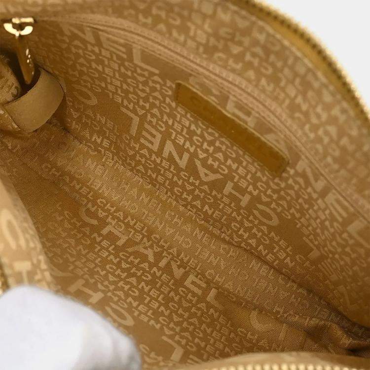 مملوكة مسبقًا Chanel Gold Calfskin Handbag