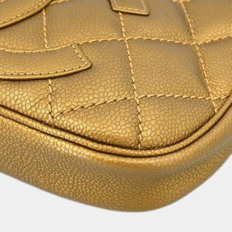 مملوكة مسبقًا Chanel Gold Calfskin Handbag