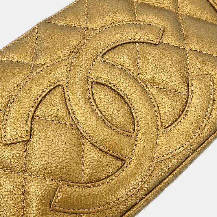 مملوكة مسبقًا Chanel Gold Calfskin Handbag