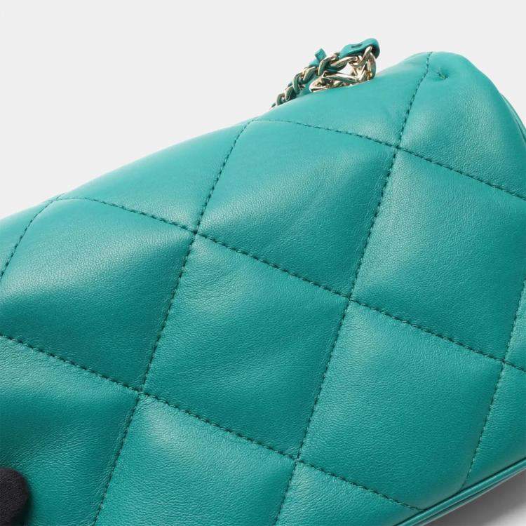 مملوكة مسبقًا Chanel CC Green Leather Top Handle Flap Bag