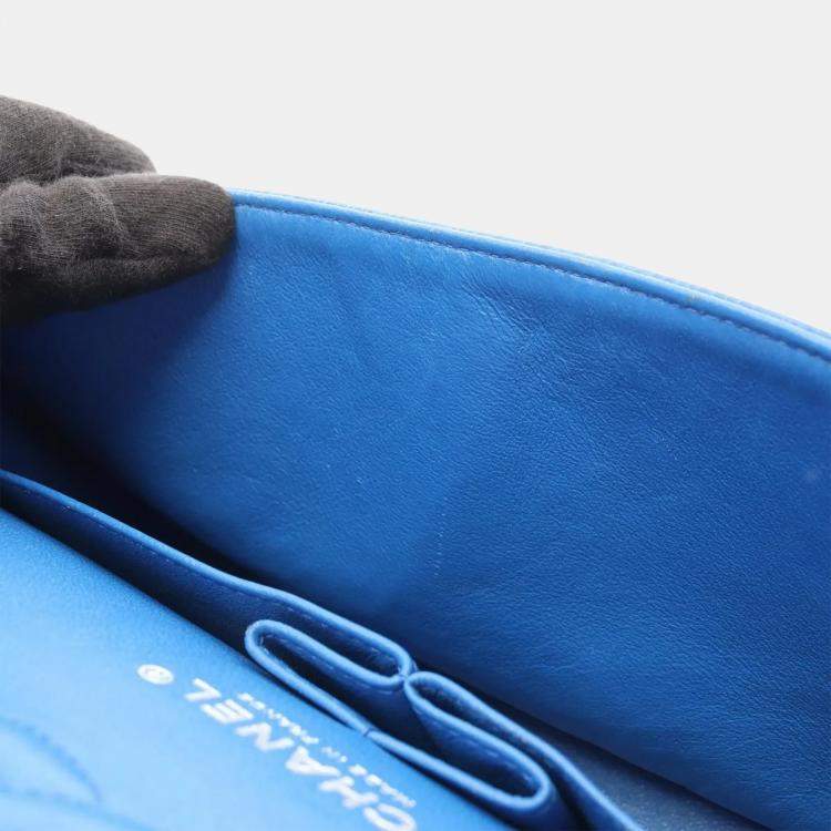 Pre Owned Chanel Classic Double Flap Medium Blue Leather Shoulder Bag