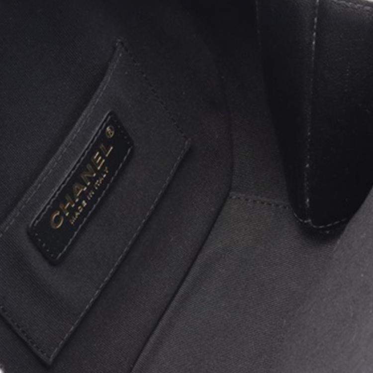 Pre Owned Chanel Black Quilted Lambskin Oval Logo Chain Top Handle Round Clutch on Chain