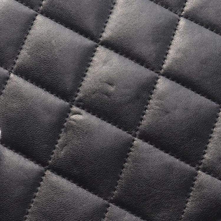 Pre Owned Chanel Black Quilted Lambskin Oval Logo Chain Top Handle Round Clutch on Chain