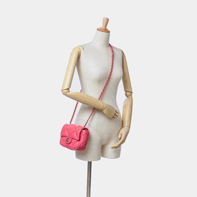 مملوكة مسبقًا Chanel Pink Mini Quilted Calfskin Bubbly Flap