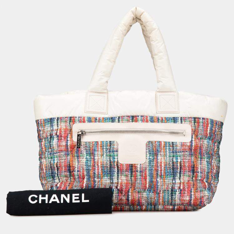 مملوكة مسبقًا Chanel White Nylon Tweed Printed Coco Cocoon Tote