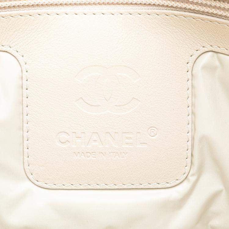 مملوكة مسبقًا Chanel White Nylon Tweed Printed Coco Cocoon Tote