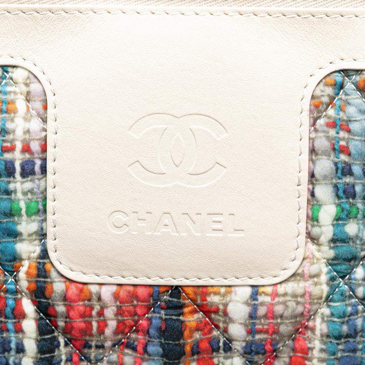 مملوكة مسبقًا Chanel White Nylon Tweed Printed Coco Cocoon Tote