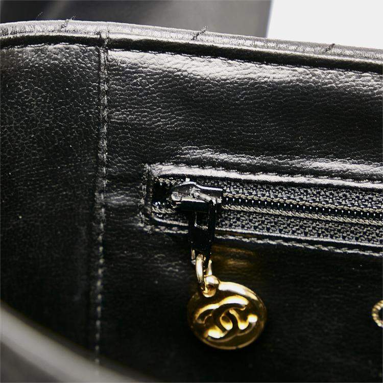 Pre Owned Chanel Black CC Caviar Leather Vanity Bag