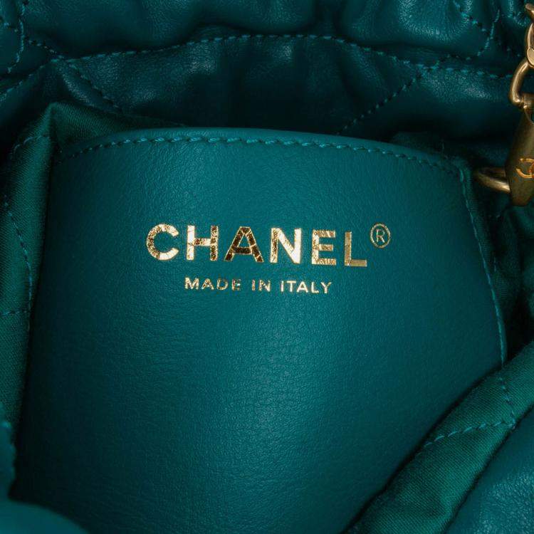 Pre Owned Chanel Green Mini Shiny Calfskin 22 Handbag