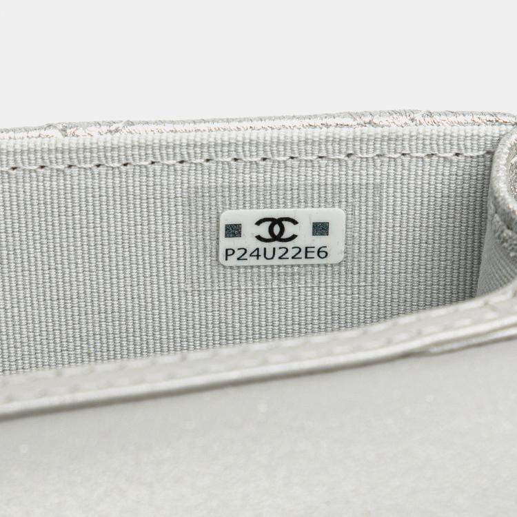 مملوكة مسبقًا Chanel Silver Metallic Lambskin Crystal Star Chain Belt Bag