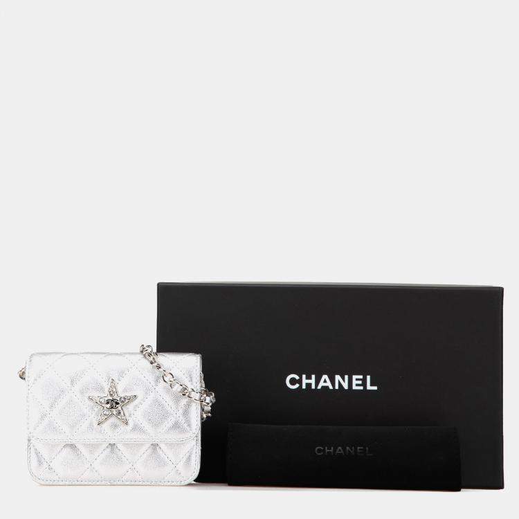 مملوكة مسبقًا Chanel Silver Metallic Lambskin Crystal Star Chain Belt Bag