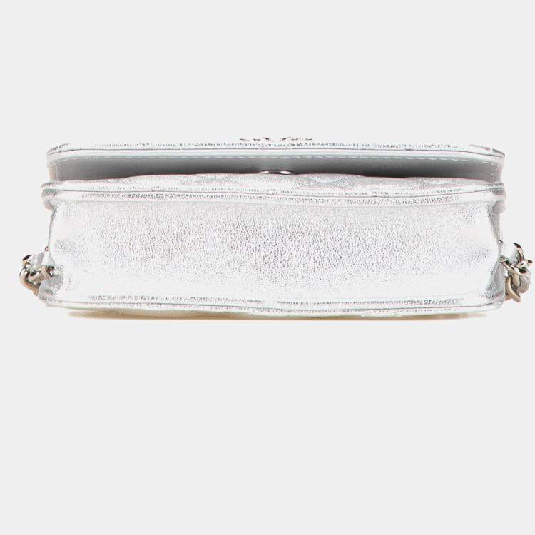 مملوكة مسبقًا Chanel Silver Metallic Lambskin Crystal Star Chain Belt Bag