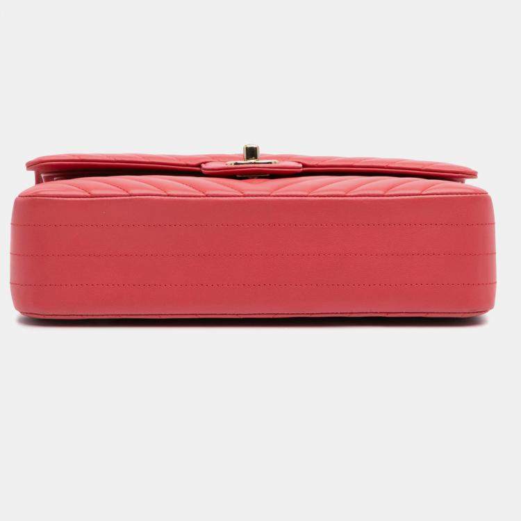 Pre Owned Chanel Red Medium Classic Chevron Lambskin Double Flap