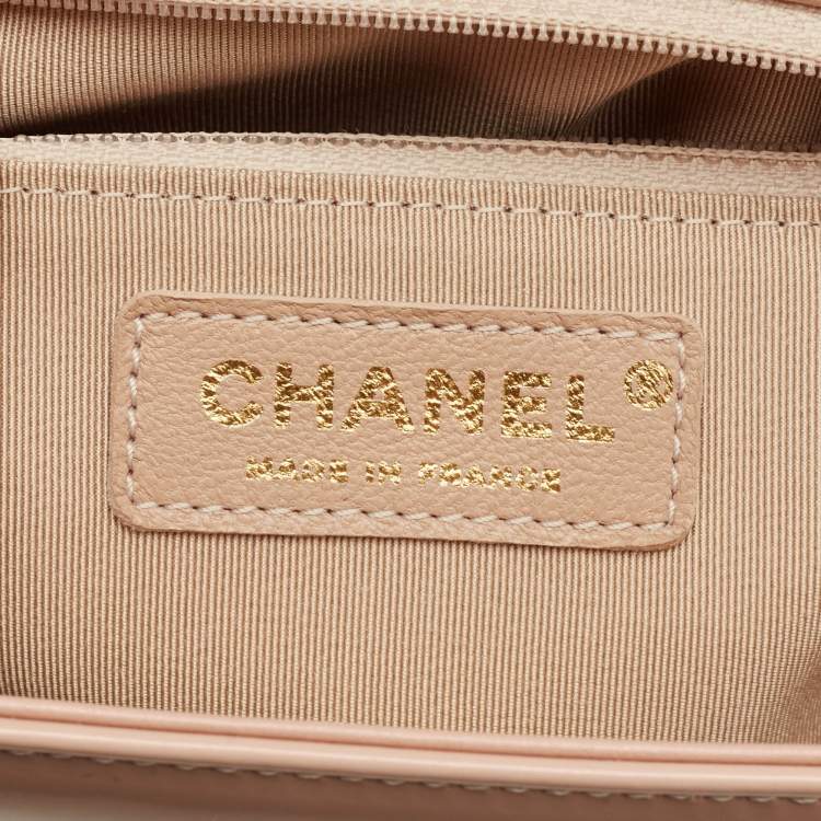 Pre Owned Chanel Boy New Medium Metallic Pink Quilted Patent Leather Flap Bag