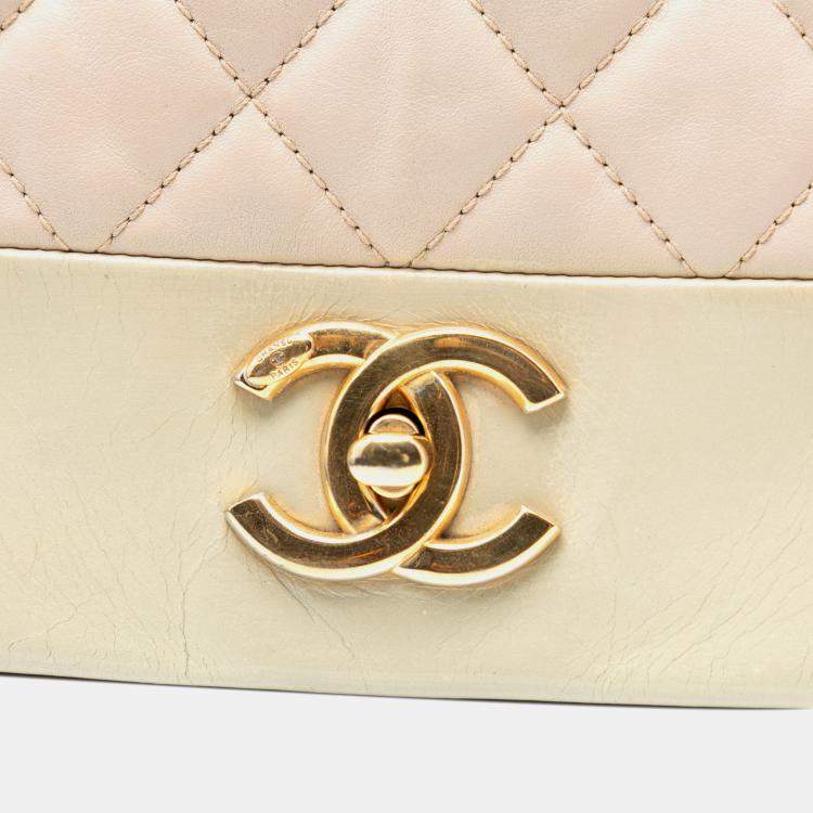 Pre Owned Chanel White Medium Quilted Calfskin Soft Elegance Flap