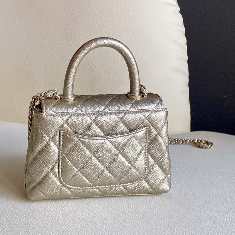مملوكة مسبقًا Chanel Coco Handle Nano light gold with gold hardware
