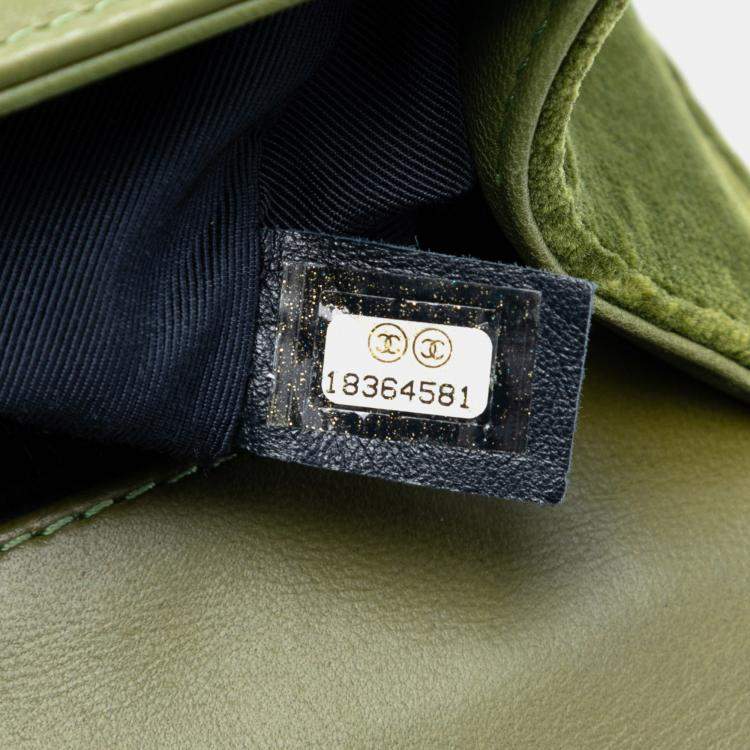 Pre Owned Chanel Green Old Medium Tweed and Velvet Boy Flap
