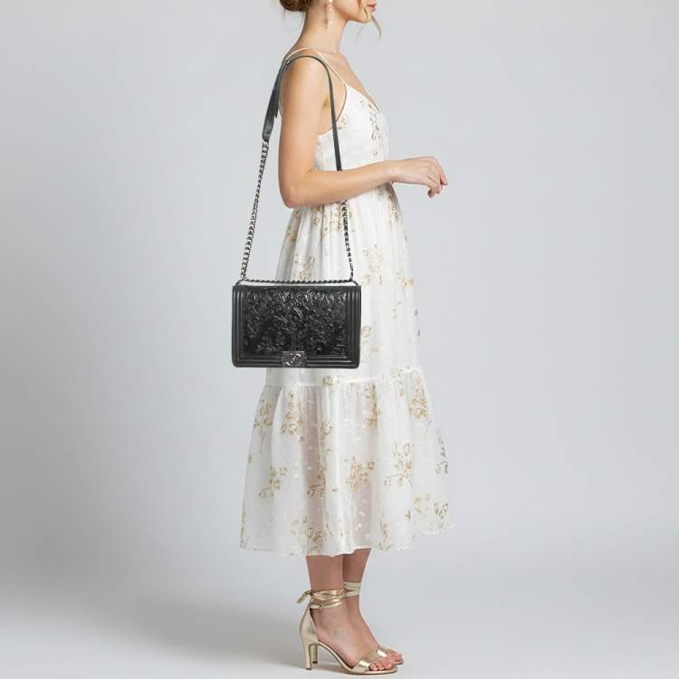 مملوكة مسبقًا Chanel Boy New Medium Black Embossed Leather Flap Bag
