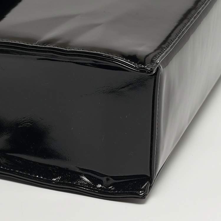 Pre Owned Chanel CC Black Patent and Leather Chain Top Handle Bag