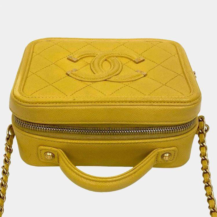 مملوكة مسبقًا Chanel Yellow Small Caviar CC Filigree Vanity Bag