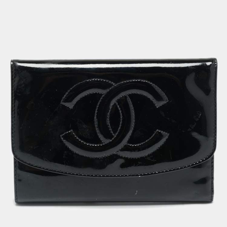 Pre Owned Chanel CC Timeless Black Patent Leather Trifold Wallet