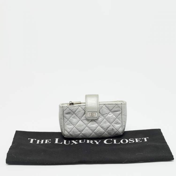 Pre Owned Chanel CC O Silver Quilted Leather Phone Pouch