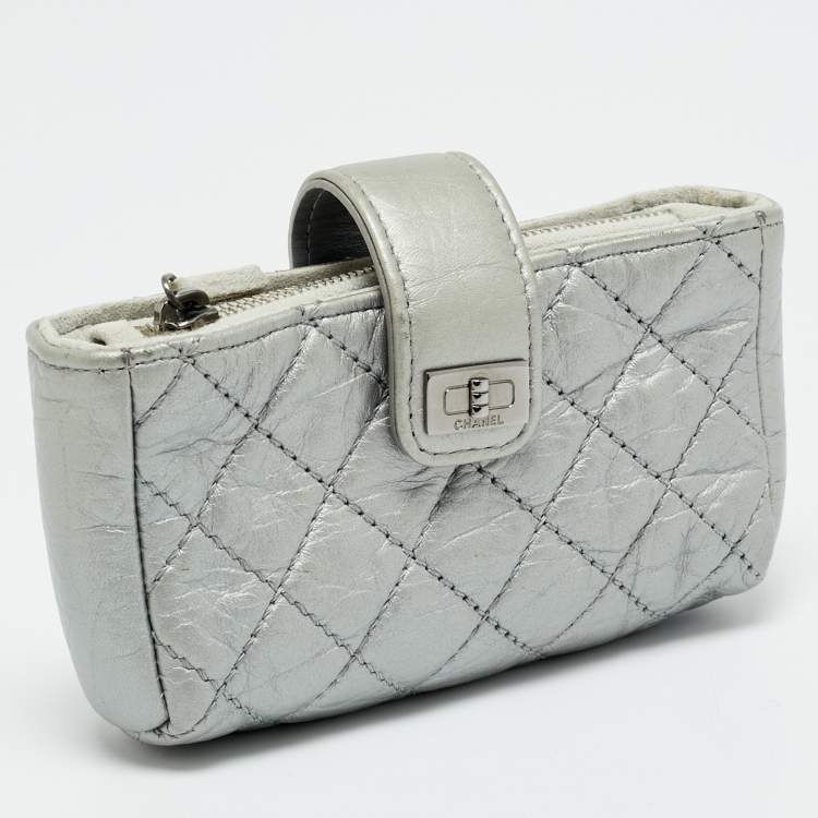 Pre Owned Chanel CC O Silver Quilted Leather Phone Pouch