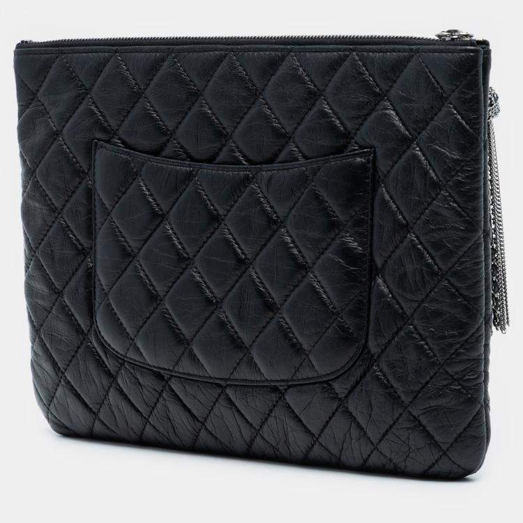Pre Owned Chanel Black Medium Quilted Aged Calfskin Chain Tassel O Case Clutch