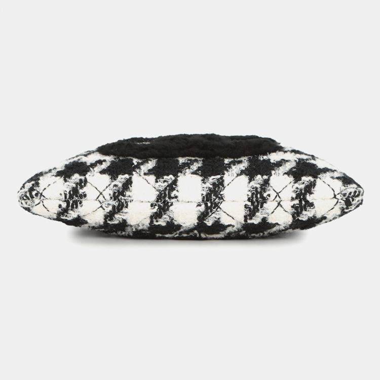 Pre Owned Chanel Cc Logo Clutch Bag Black/White Tweed