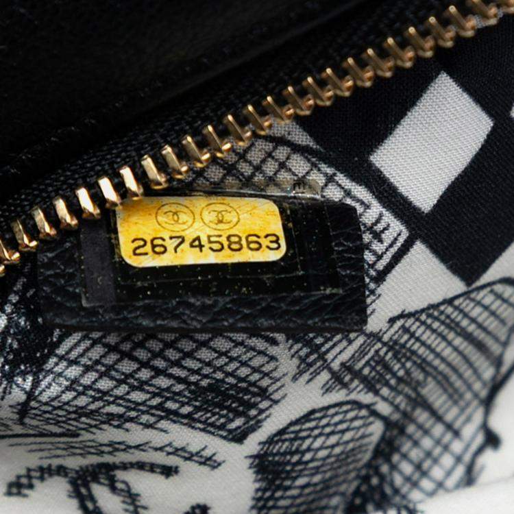 Pre Owned Chanel Black Medium Caviar Lucky Clover O Case Clutch