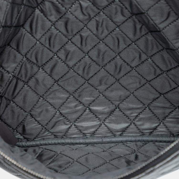 Pre Owned Chanel Black Large Quilted Iridescent Patent O Case Clutch