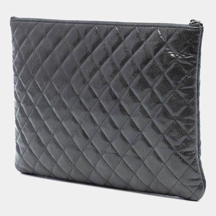 Pre Owned Chanel Black Large Quilted Iridescent Patent O Case Clutch