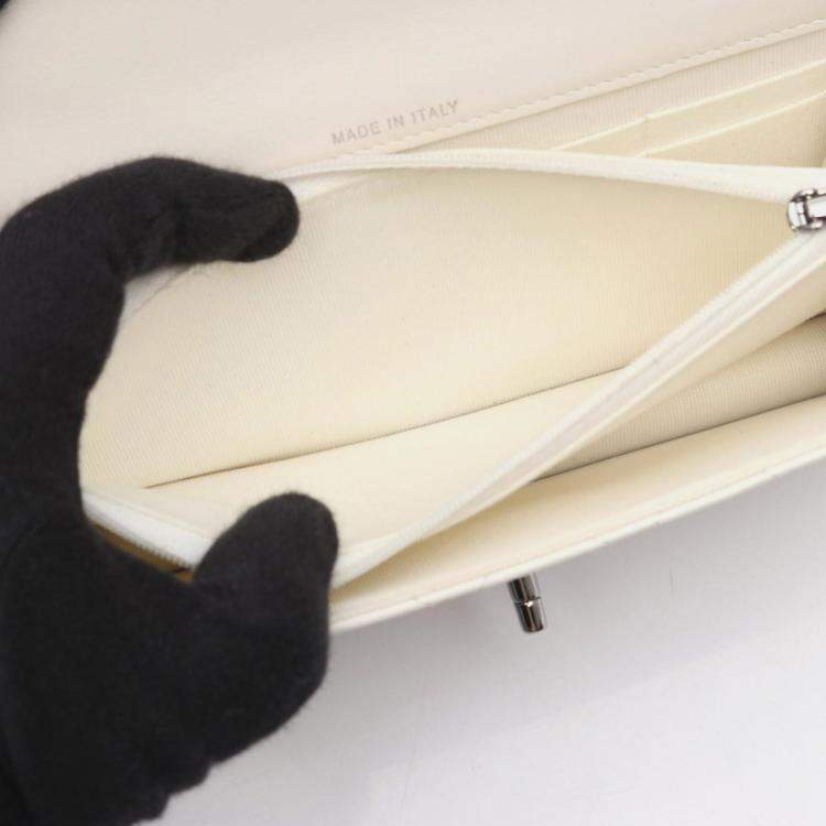 Pre Owned Chanel Matelasse Top Handle Phone Case Shoulder Bag In Lambskin Leather White