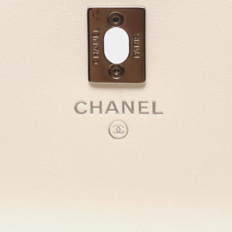 Pre Owned Chanel Matelasse Top Handle Phone Case Shoulder Bag In Lambskin Leather White